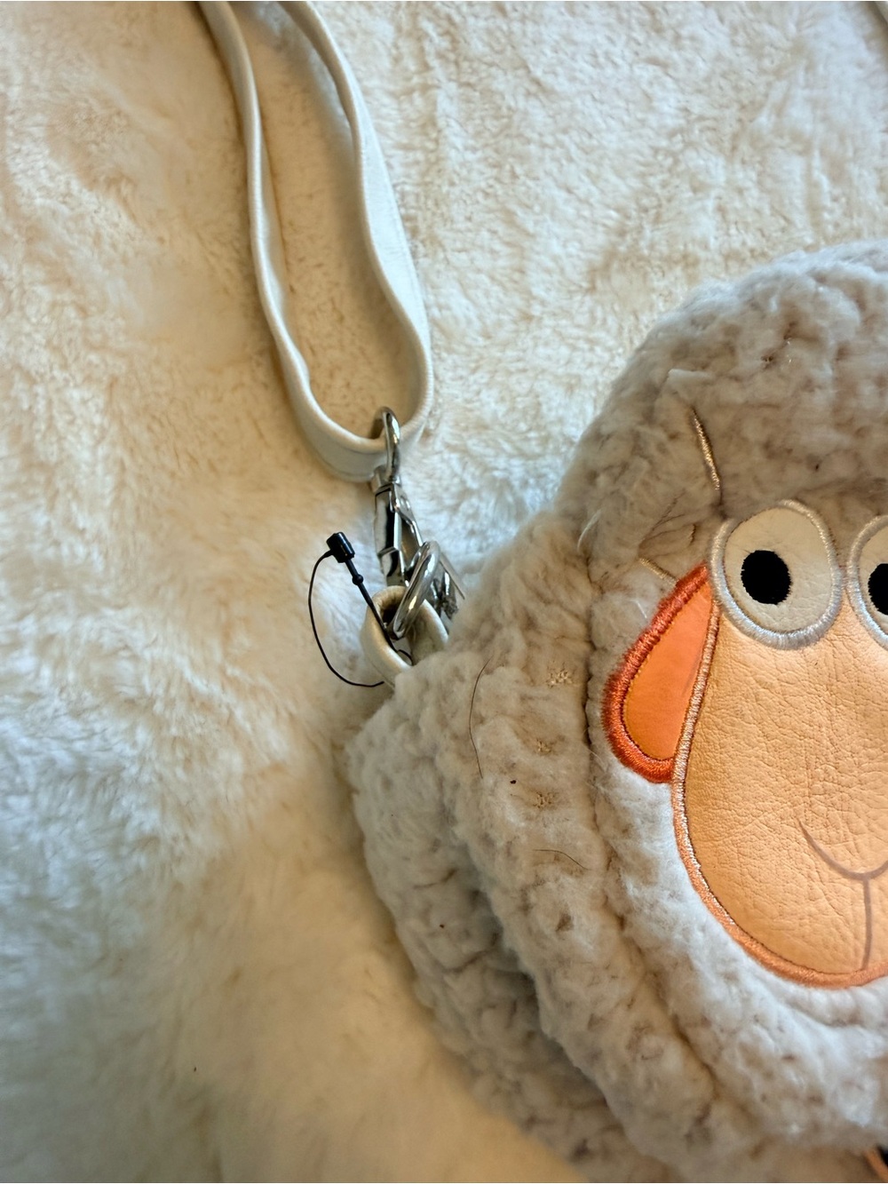 Disney Bo Peeps Billy Goat Gruff lounge fly crossbody from Toys Story 4 - Picture 5 of 12